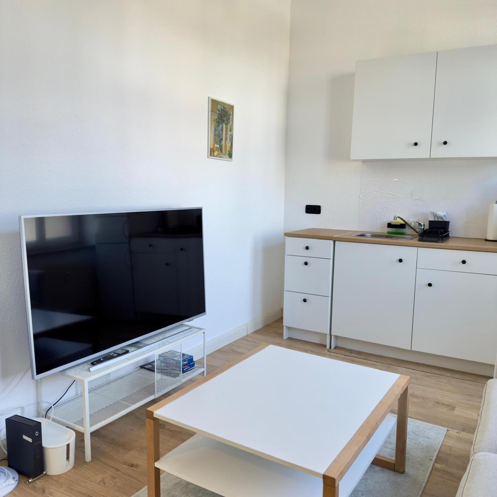 Raha Apartments - Charmantes Studio-Apartment - Hbf - Gratis Parkplatz Erfurt Exterior foto