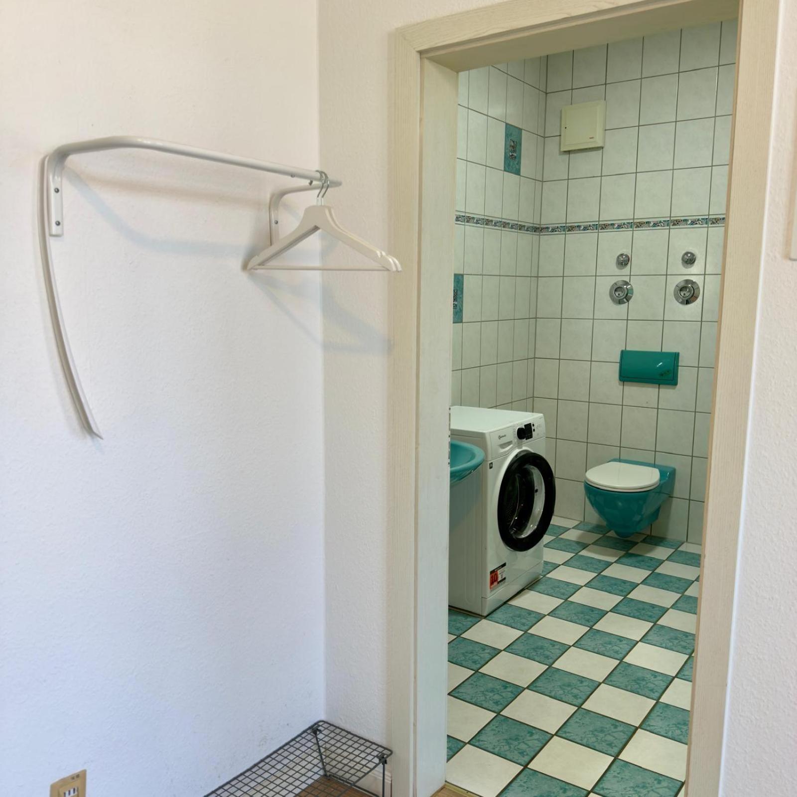 Raha Apartments - Charmantes Studio-Apartment - Hbf - Gratis Parkplatz Erfurt Exterior foto